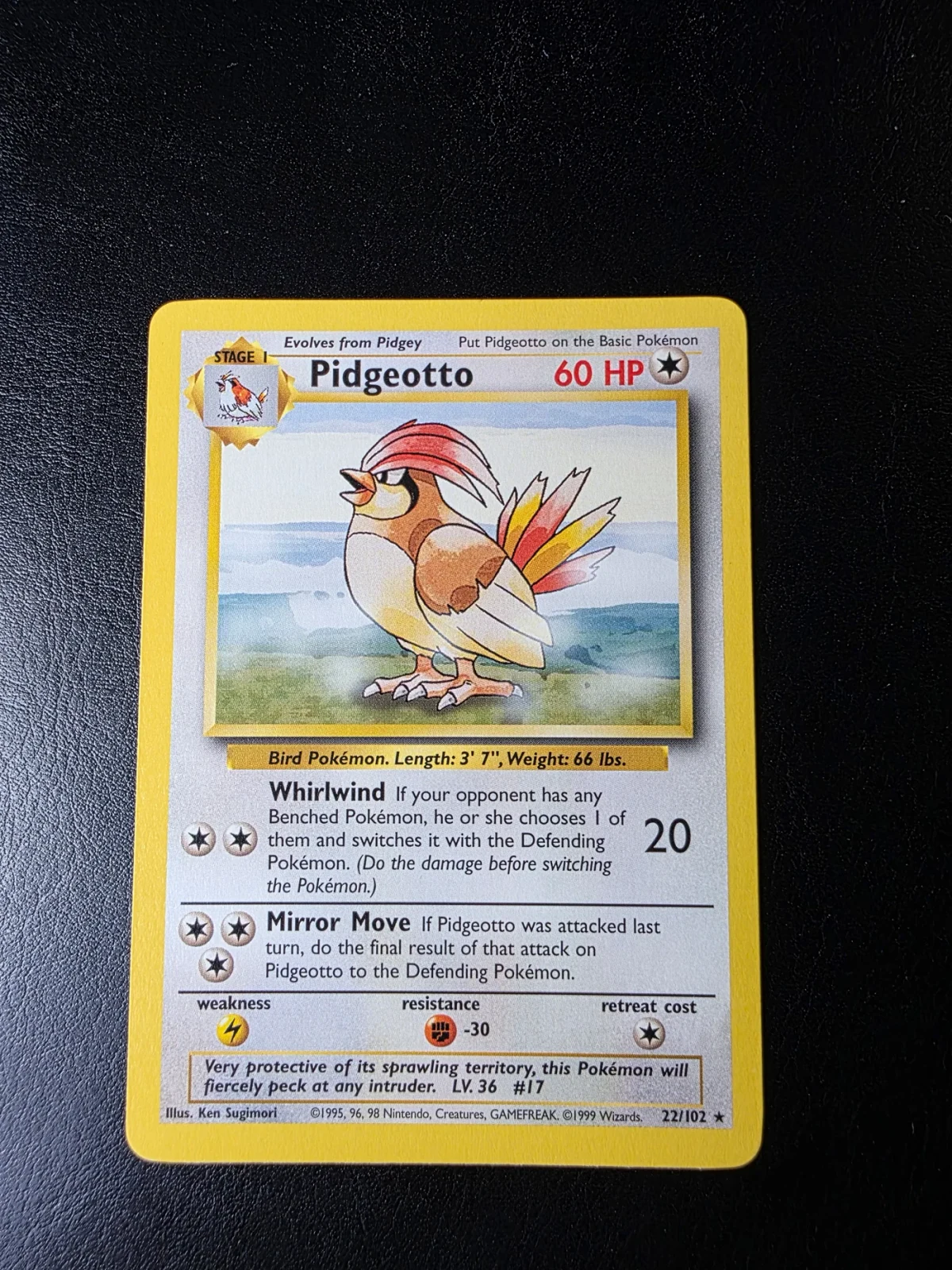 Voorkant Pidgeotto 22/102 uit Base Set Rare Excellent + conditie Pokémon kaart productfoto EX+ 1