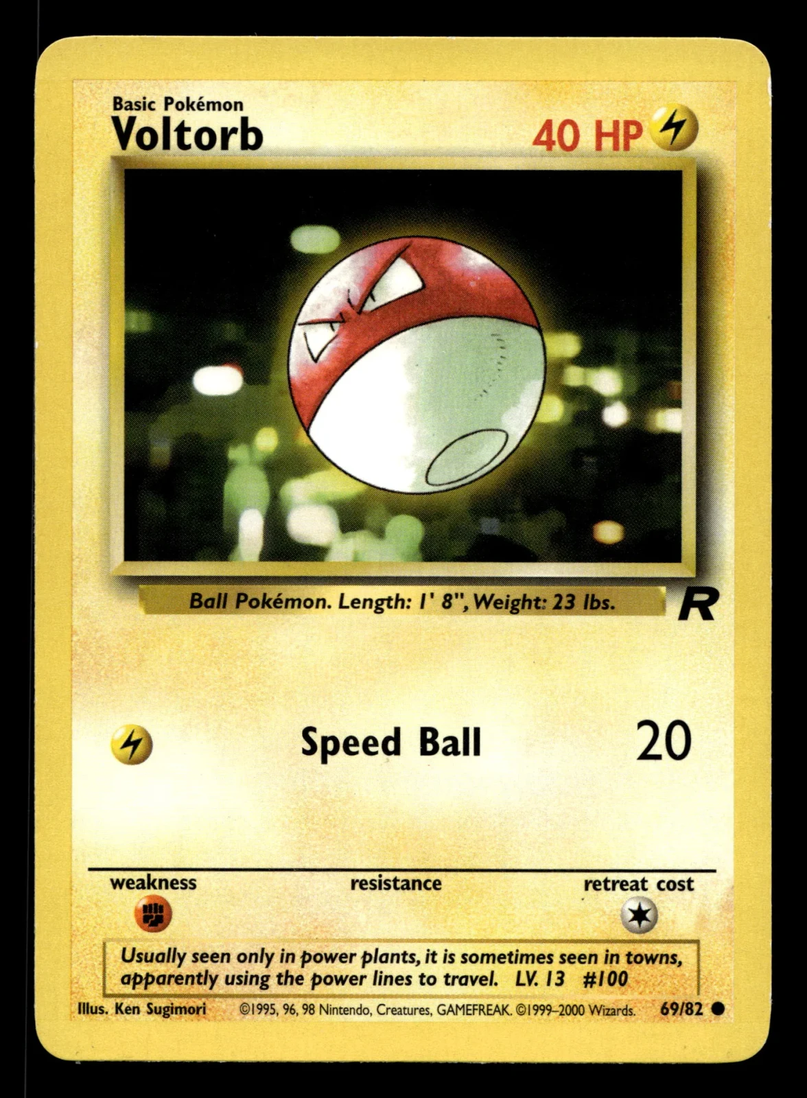 Voorkant Voltorb 69/82 uit Team Rocket Common Good conditie Pokémon kaart productfoto