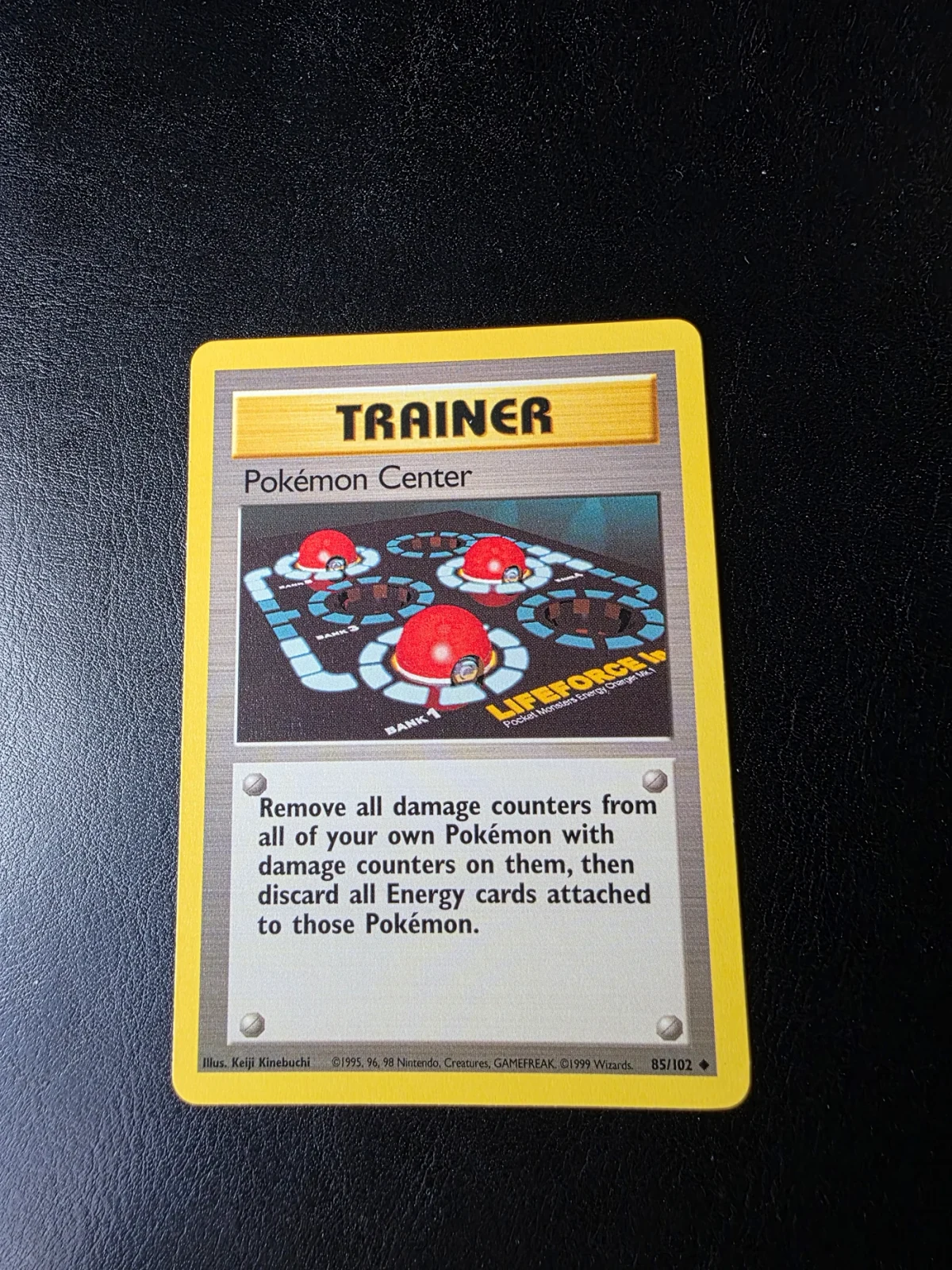 Voorkant Pokémon Center 85/102 uit Base Set Rare Near Mint conditie Pokémon kaart productfoto NM 1