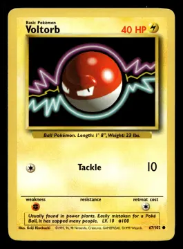 Voorkant Voltorb 67/102 uit Base Set Common Near Mint - conditie Pokémon kaart productfoto NM- 1/3