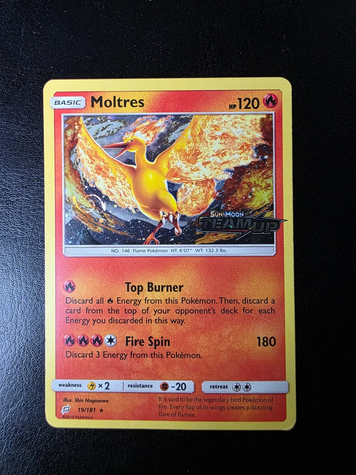 Referentieafbeelding Moltres Stamped 19/181 uit Team Up Rare Holo Good conditie Pokémon kaart productfoto
